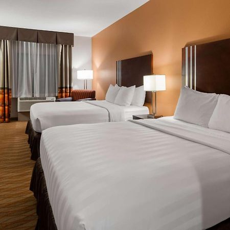 Best Western Plus Spring Inn & Suites Экстерьер фото
